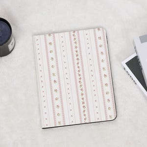 Elegant Pink Flowers Simple iPad Case with Pencil Holder Cover for iPad 11/10/9 A16 11&quot; 13&quot; Air 7/6/5 M3 iPad Pro 12.9 Inch iPad Mini 6 2025