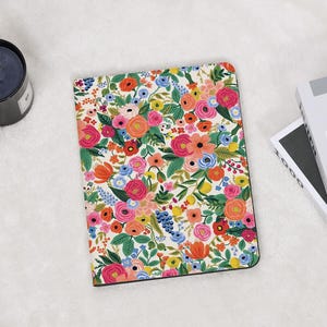Pretty Colorful Flowers iPad Case with Pencil Holder for iPad 11/10/9/8 A16 2025 Air 7/6/5 13&quot; 11&quot; 10.5&quot; iPad Pro 12.9 Inch Mini 6/7 Cover