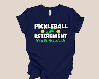 Pickleball und Ruhestand Shirt, Pickleball Geschenk, Ruhestand Geschenke, Pickleball Bälle, Geschenke für Ihn, Lustige Pickleball Shirts, Unisex T-Shirt