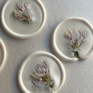 Sello de cera de flores secas para invitaciones de boda, sello autoadhesivo personalizado para invitaciones de boda, sello de cera despegable y pegable, sello hecho a medida imagen 7