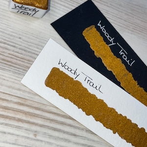 Woody Trail | Watercolor paint | Watercolor 1/2 pan | Holo | vegan | Lettering | Autumn Vibes | Calligraphy | Shimmer paint | Metallic paint
