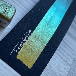 Freddie | Aquarellfarbe | Watercolor| Tripleshifter | vegan | Lettering | Handlettering | Kalligraphie | Schimmerfarbe | Metallicfarbe