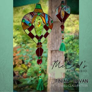 DIGITAAL PATROON - Gebrandschilderde kruisbloem "Eavan" Suncatcher & ornament