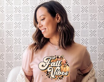 Fall Vibes Pumpkin T-Shirt, Cute Retro Autumn Graphic Tee with Leopard Accents, Cozy Thanksgiving Shirt, Trendy Fall Outfit
