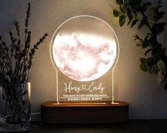 Custom Moon Phase Lamp - Anniversary Gift for Couple - The Night We Met - Personalized Anniversary Engagement Gifts - Special Gift for Her