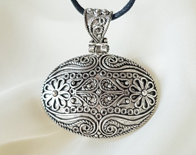 Flower Detailed Handmade Filigree Pendant 925 Sterling Silver