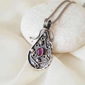 Keltischer Amethyst Anhänger Sterling Silber, rustikale Amethyst Halskette, Februar Geburtsstein, handgemachter Amethyst Schmuck, Rohkristall Boho Halskette