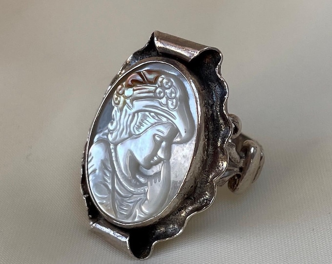 White Shell Cameo Ring 925 Sterling Silver