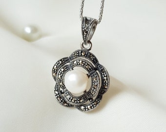 Pearl Inside Rose Pendant 925 Sterling Silver
