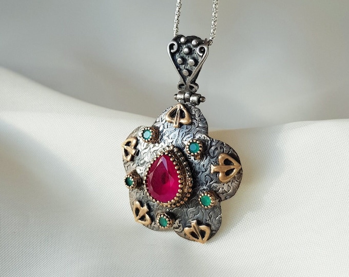 Rustic Flower Pendant With Pink Ruby 925 Sterling Silver