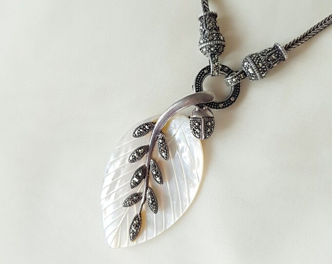 Mother of Pearl Leaf Necklace 925 Sterling Silver, Olive Branch Necklace, Nature Necklace, Laurel Leaf Necklace, Vintage Jewelry