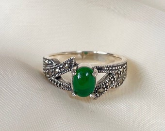 Minimalist Green Agate Ring 925 Sterling Silver, Solitaire Band Ring, Promise Ring, Marcasite Ring, Layering Ring, Valentine Gift for Her
