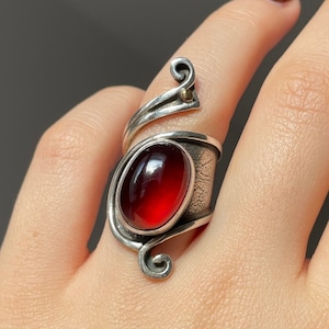 Natural Garnet Ring Sterling Silver, Vintage Red Garnet Statement Ring Women, January Birthstone Ring, Mothers Day Gift for Her, Gothic Ring