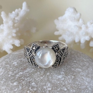 Dainty Mother of Pearl Ring Sterling Silver, Natural White Shell Ring, Mothers Day Gift for Her, Handmade Statement Ring Women