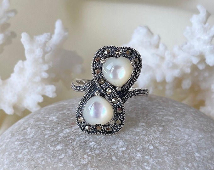 Mother of Pearl Hearts Toi Et Moi Ring 925 Sterling Silver