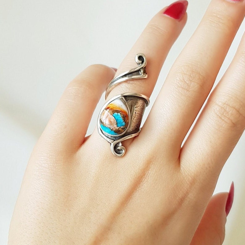 Handmade 925 Sterling Silver wrap ring with Spiny Oyster Turquoise. Adjustable natural gemstone ring. Western boho style ring for women. Unique ring as a birthday gift, anniversary gift, christmas gift for her! Personalized engraved statement ring.