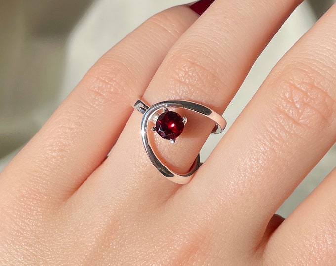 Dainty Garnet Ring 925 Sterling Silver