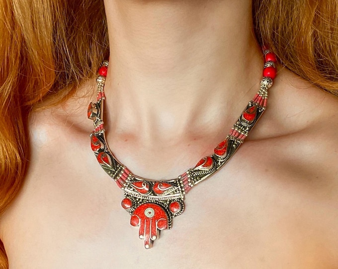 Coral Chip Inlay Hamsa Hand Spiral Necklace
