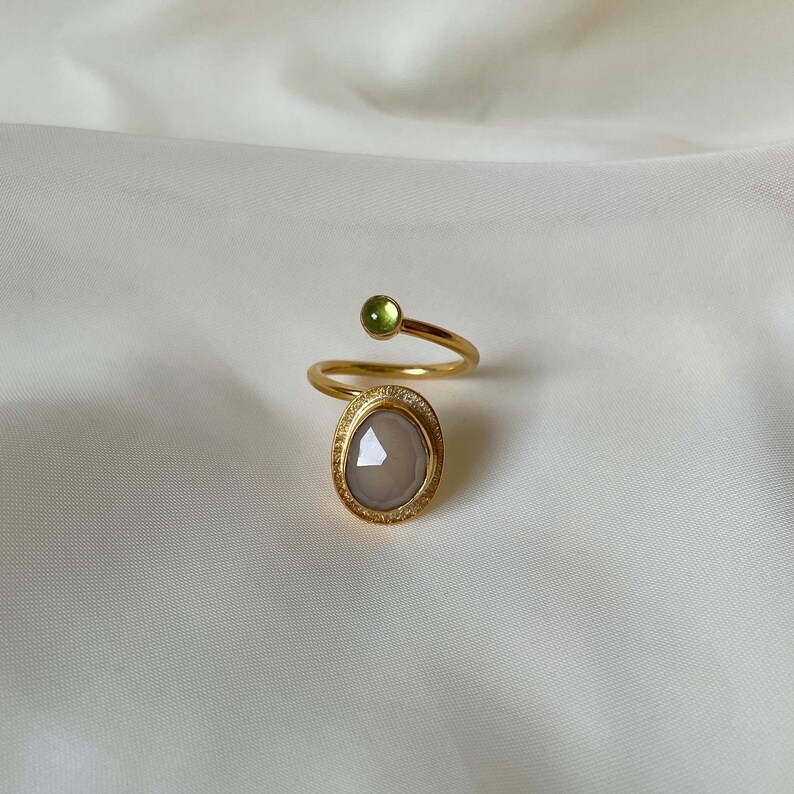 Prehnit och Peridot Ring Guld Vermeil, Grön Ädelstensring, Prehnit Elegant Boho Ring Justerbar, Handgjord Ring för Kvinnor, Gåva till Henne Grey Moonstone