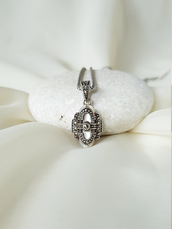 Acacia With Mother of Pearl Necklace main image 0