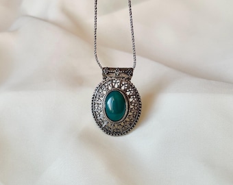 Green Agate Vintage Filigree Pendant Necklace Sterling Silver