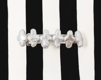 CROSS PEARL Haarspange, irisierende Perle Haarspange, weiße Perle, Süßwasserperle, Silber Haarspange, Gothic Haarspange, Whimsigoth