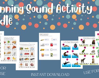 Può includere: Un pacchetto di download digitale di fogli di attività di suono iniziale stampabili per bambini. I fogli di attività presentano illustrazioni colorate e il testo "Beginning Sound Activity Bundle", "Digital or Print Use", "Instant Download", "Use for Years", "Beginning Sounds in Nature", "Beginning Sounds in a Toy Store", "Beginning Sounds at Round School", "Let's "Sea" About Letters", "Wild About Letters" e "Monster Matching".