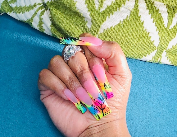 Bright acrylic nails discount