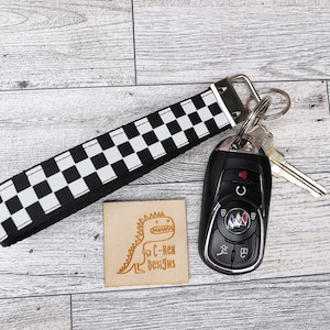 Checkered Flag Lanyard Keychain, Race Car Key Fob, Racing Driver Key Chain, NASCAR fan, Gift for Car Racing Fan