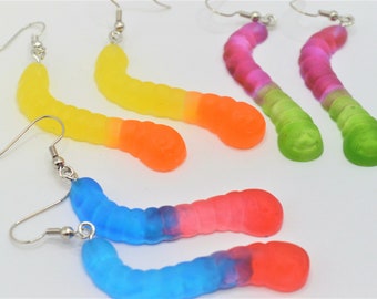 Gummiwurm Ohrringe: Bunte Bonbon-Harzschmuckstücke