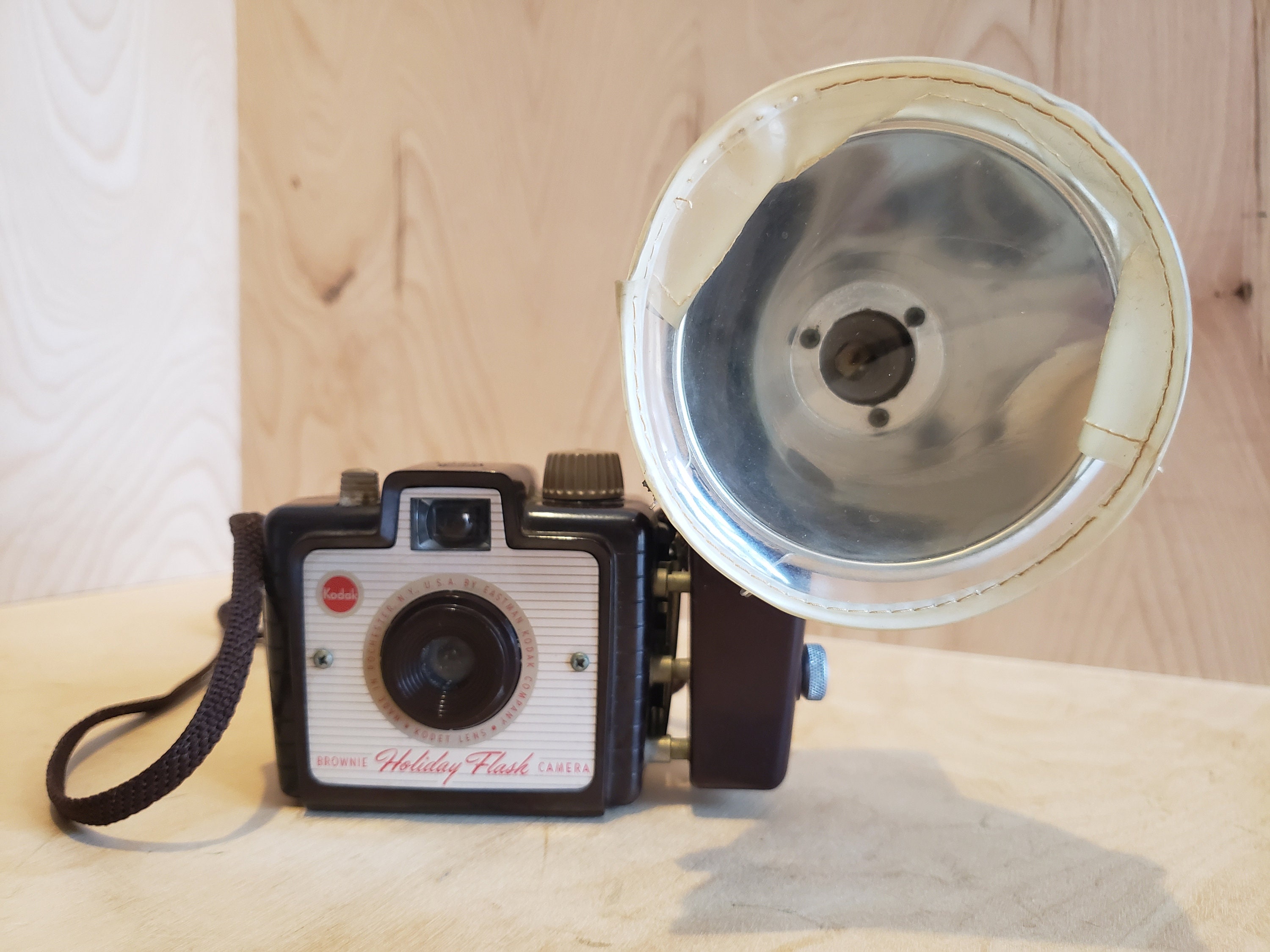 Vintage 1950's Kodak Brownie Camera 