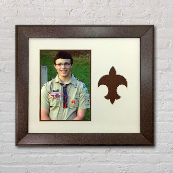 The Fleur-de-lis Boy Scout Symbol Wall Hanging Picture Frame- Holds 5x7 Photo