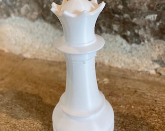 Elegant Chess Queen Pawns - Classic Game Pieces for Refined Decoration - Available in Large Size"