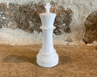 Elegant Chess King Pawns - Classic Game Pieces for Refined Decoration - Available in Large Size"
