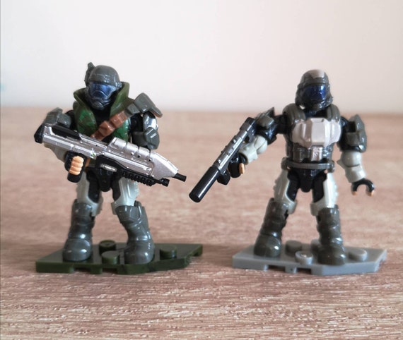 Mega Bloks Halo Heroes: the Rookie and Customized ODST Buck Minfigures.  series 10 and 1 -  Canada