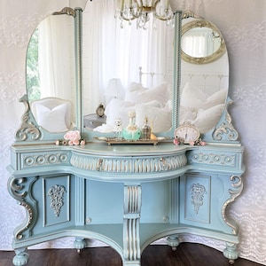 Antique Vanity/Vintage Vanity/Make up Table/Dressing Table/Painted Vanity/Refinished Vanity/Bedroom furniture/Entry way console table