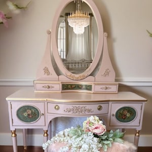 SOLD*********please do not purchase Antique Vanity/Vintage Vanity/Painted Vanity/Pink Vanity/Make up Vanity/Dressing Table/bedroom furniture