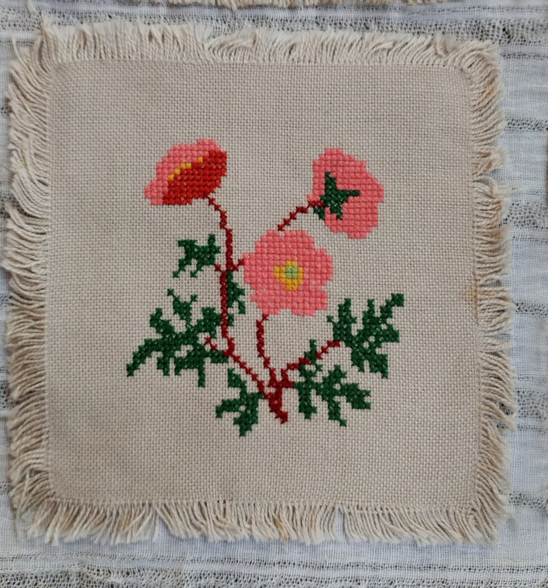 Vintage Linen Handembroidered Flower Napkinscross Stitched Etsy