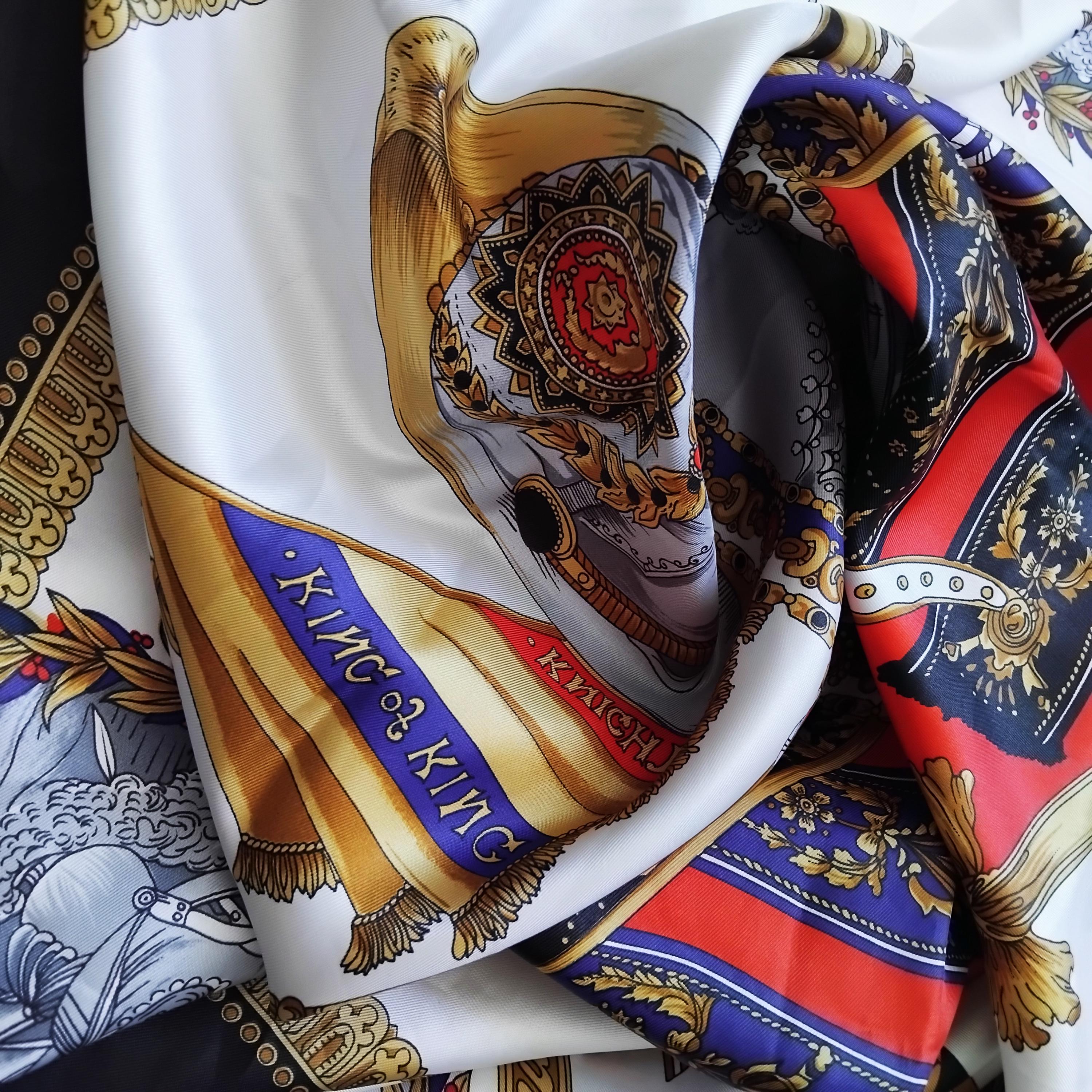 Foulard En Soie KING Vintage - Dimensions 86 X 90 Cm - Marine - Occasion