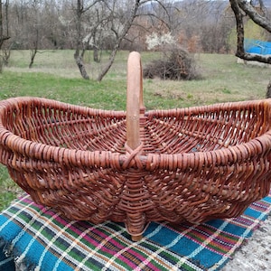 Handmade Wicker Basket: Vintage Primitive Art, Farmhouse Decor
