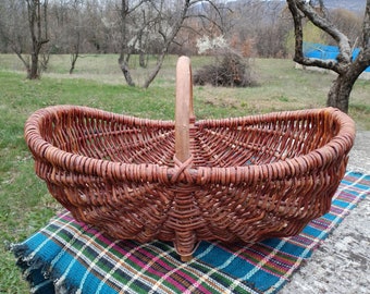 Vintage Handmade Basket ,Primitive Art  ,Decorative Basket with Handle ,Wicker Basket ,Rustic Decor ,Farmhouse decor