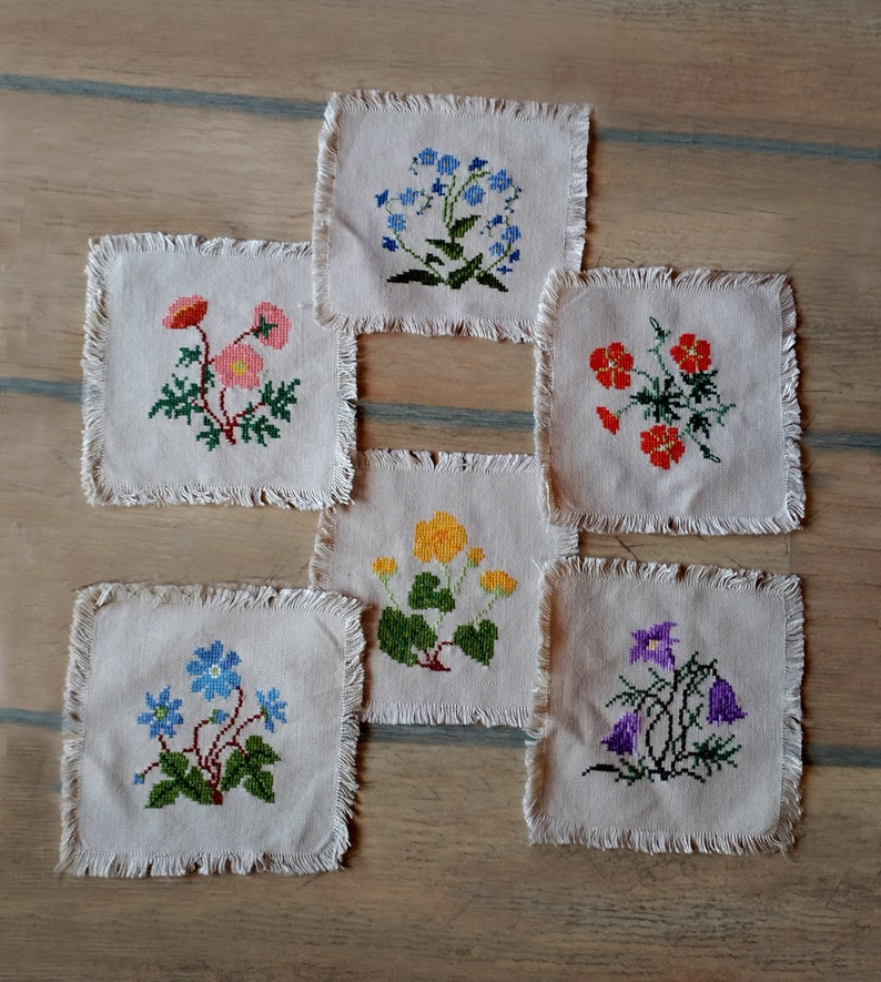 Vintage Linen Handembroidered Flower Napkinscross Stitched Etsy
