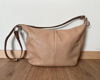 Sac Bandoulière B. MAKOWSKY En Cuir Marron - Taille Moyenne - Boucle Argentée