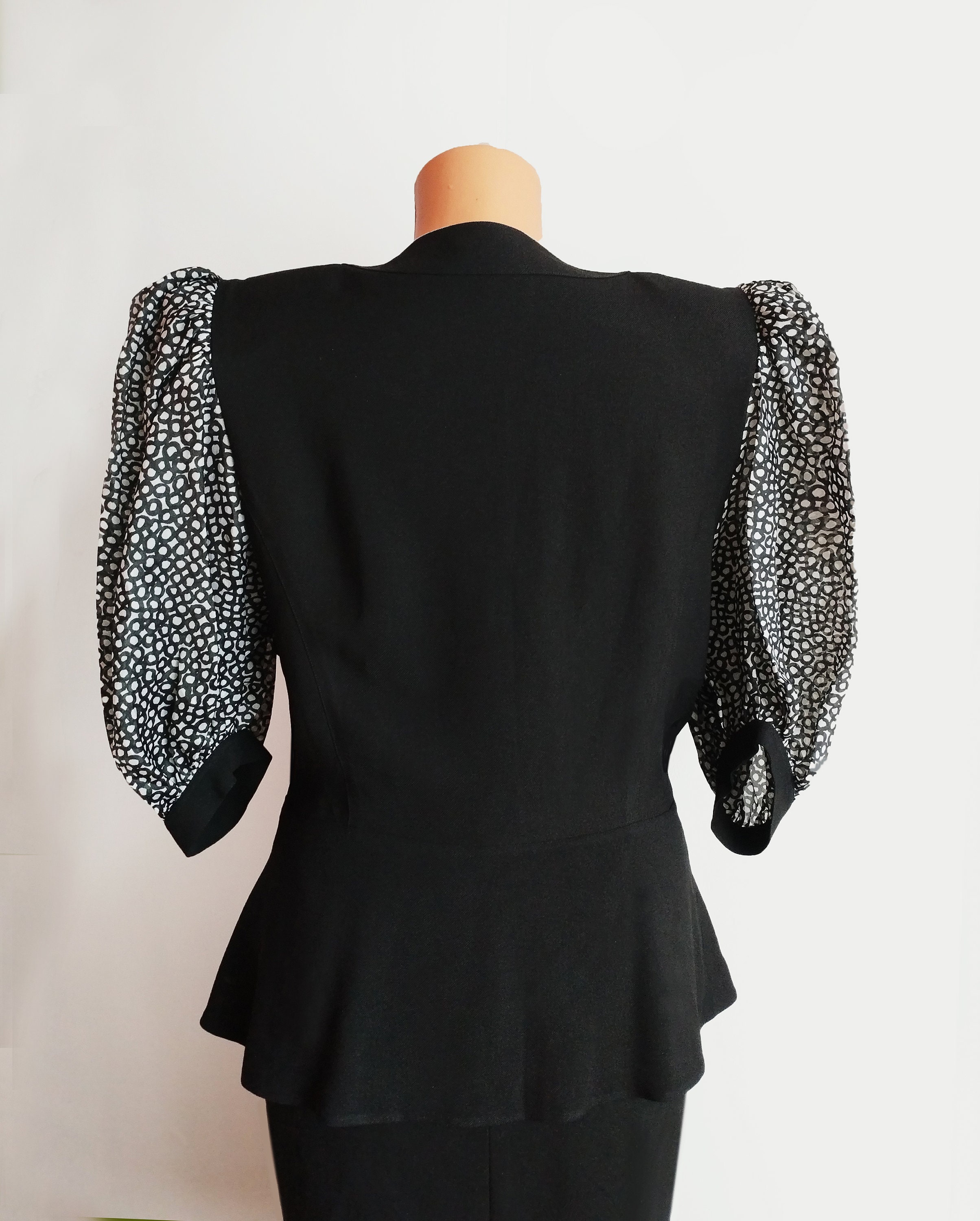 Vintage ROGER SAKOUN Paris Women 