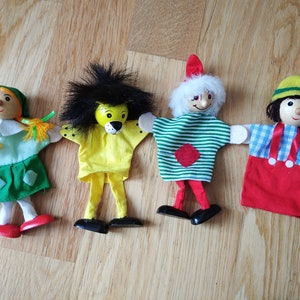 Vintage Wooden Finger Puppets: Handmade Storytelling Toys