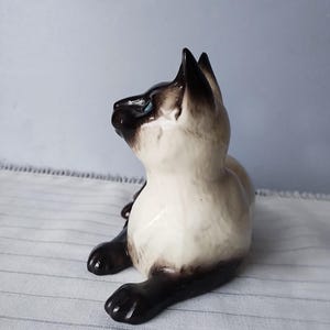 Vintage Beswick England Porcelain Figure of Siamese Cat,Antique and Collectible Cat