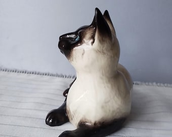 Vintage Beswick England Siamese Cat Figurine # 1559, Handpainted