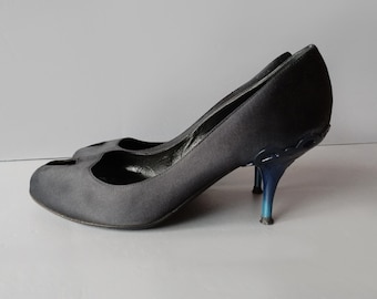 Vintage Giorgio Armani Dark Blue Pumps Rozmiar 38.5, Designerskie Buty, Luksusowe Buty, Satynowe Obcasy