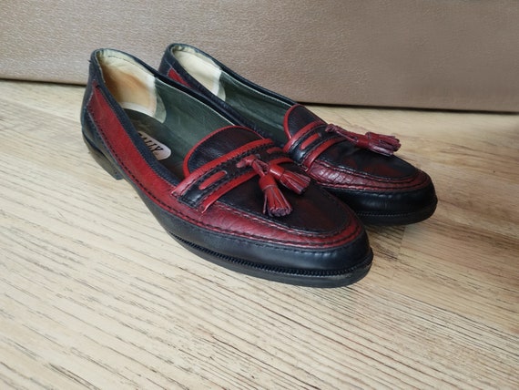 Vintage BALLY Leather Loafers: Red & Black Tassel Shoes  display picture 3