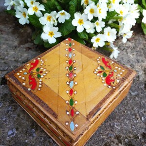 Vintage Cigarette box ,Wooden cigarette box ,Vintage wooden box Wooden cigarette organizer,Hand-painted cigarette case, Retro decor
